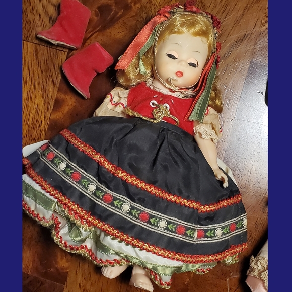 Vintage Madame Alexander dolls - 4 count - Picture 9 of 9